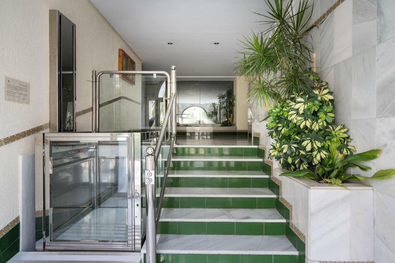 Apartament Arcos Infostays - Free Parking Malaga